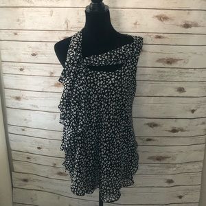 Cute blouse with tie front detail